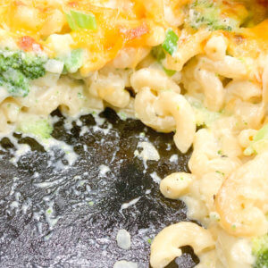 Broccoli Macaroni and Cheese in the skillet